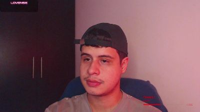 matt_reinold1 live cam on Cam4