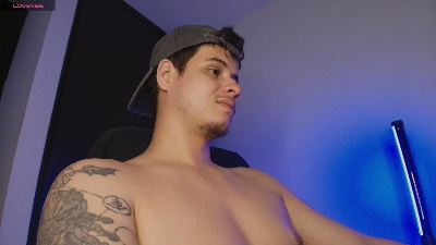 matt_reinold1 live cam on Cam4