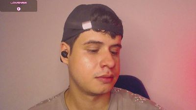 matt_reinold1 live cam on Cam4