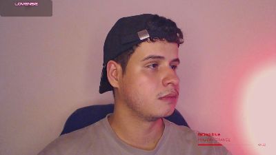 matt_reinold1 live cam on Cam4