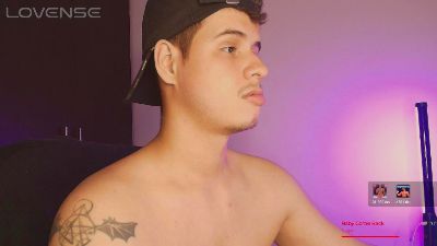 matt_reinold1 live cam on Cam4
