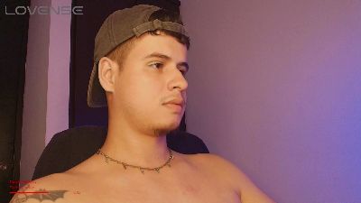 matt_reinold1 live cam on Cam4