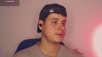 matt_reinold1 live cam on Cam4