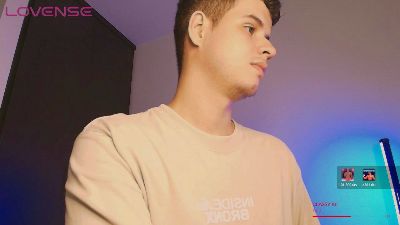 matt_reinold1 live cam on Cam4