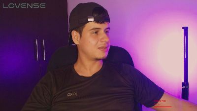 matt_reinold1 live cam on Cam4