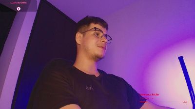 matt_reinold1 live cam on Cam4