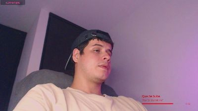 matt_reinold1 live cam on Cam4