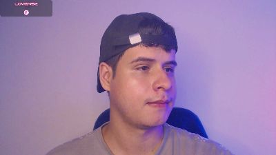 matt_reinold1 live cam on Cam4