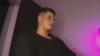 matt_reinold1 live cam on Cam4
