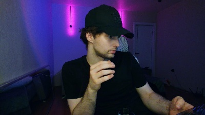 matthewglitch live cam on Cam4