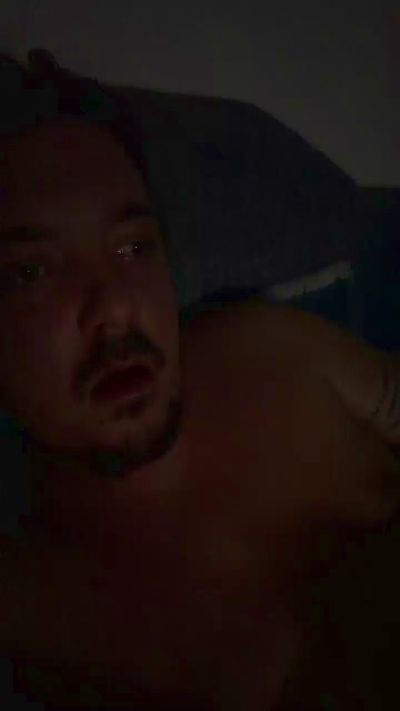 mattiahot4 live cam on Cam4