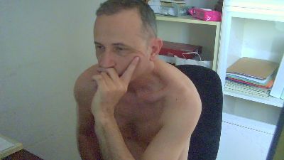 mauryz47 live cam on Cam4
