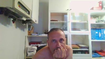 mauryz47 live cam on Cam4