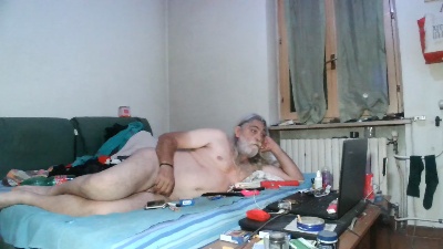 max1970to live cam on Cam4