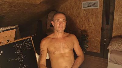 max5211 live cam on Cam4