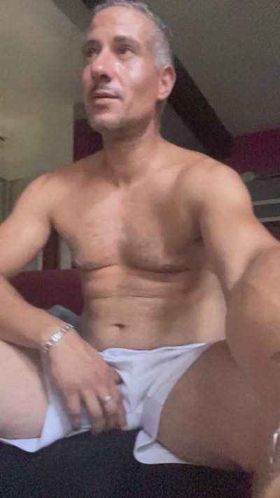 max83_fun live cam on Cam4