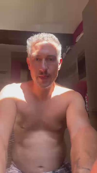 max83_fun live cam on Cam4