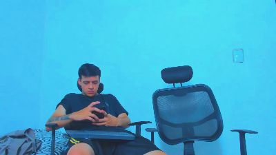 max_williamm live cam on Cam4