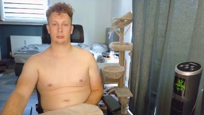 maxboner94 live cam on Cam4