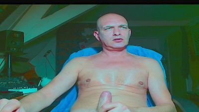 maxhard1977 live cam on Cam4