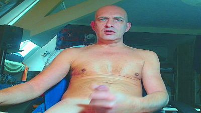 maxhard1977 live cam on Cam4