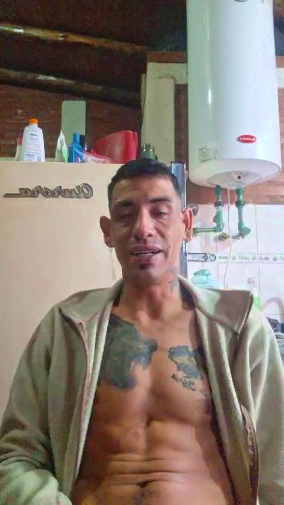maxi23_fun live cam on Cam4