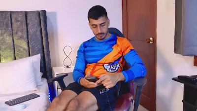 maxiimo92 live cam on Cam4