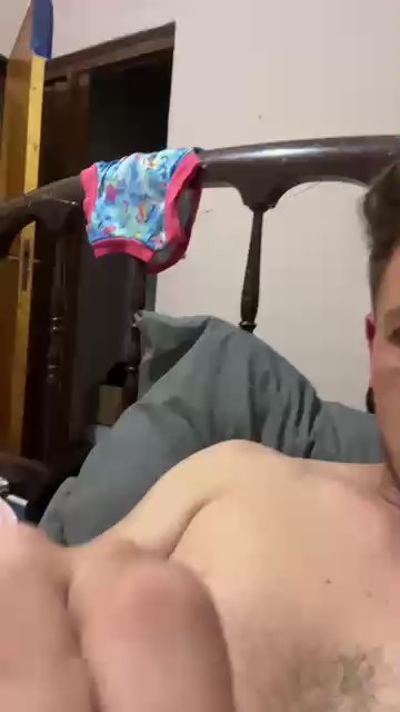 maxiklz1 live cam on Cam4