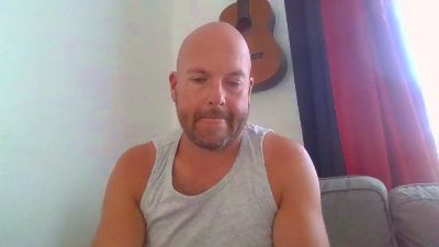 maxime002 live cam on Cam4