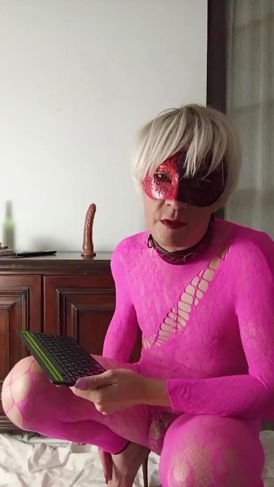 maximfox77 live cam on Cam4