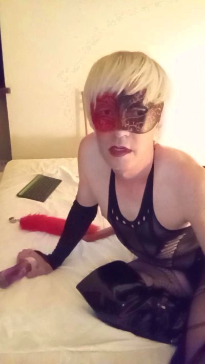 maximfox77 live cam on Cam4