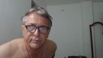 maxiver055 live cam on Cam4