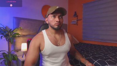 maxximus_clark live cam on Cam4