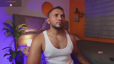 maxximus_clark live cam on Cam4