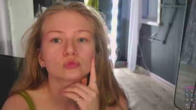 maya60734 live cam on Cam4