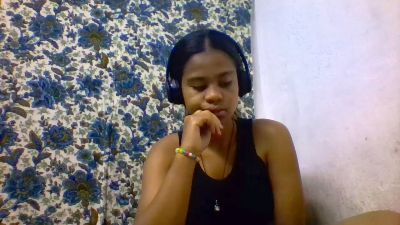 mayah7 live cam on Cam4