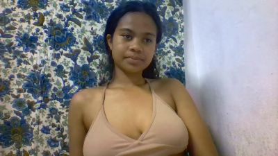 mayah7 live cam on Cam4