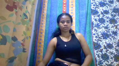 mayah7 live cam on Cam4
