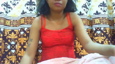 maylis24 live cam on Cam4
