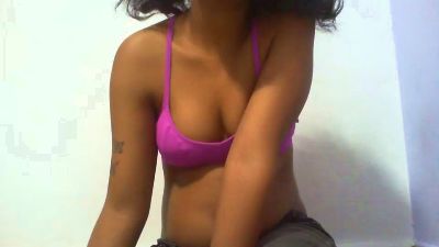 maylis24 live cam on Cam4