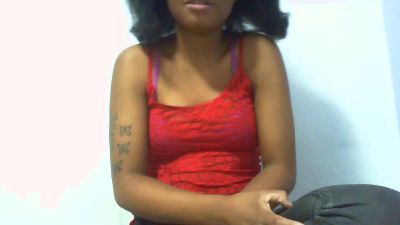maylis24 live cam on Cam4