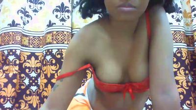 maylis24 live cam on Cam4