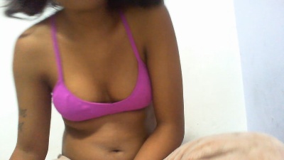 maylis24 live cam on Cam4