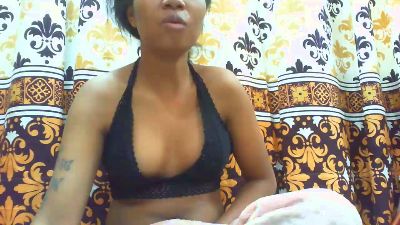 maylis24 live cam on Cam4
