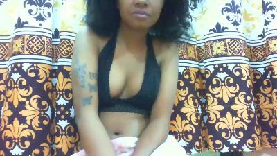 maylis24 live cam on Cam4