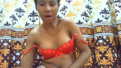 maylis24 live cam on Cam4