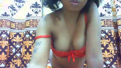 maylis24 live cam on Cam4