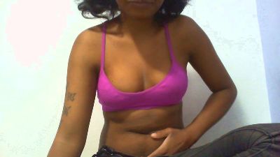 maylis24 live cam on Cam4