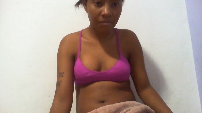 maylis24 live cam on Cam4