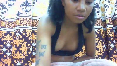 maylis24 live cam on Cam4